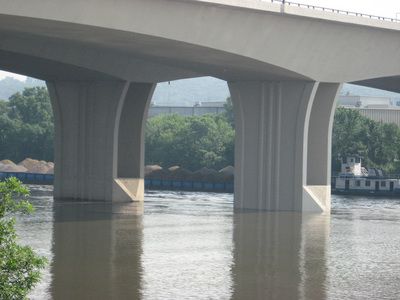 wakota_bridge_2.jpg